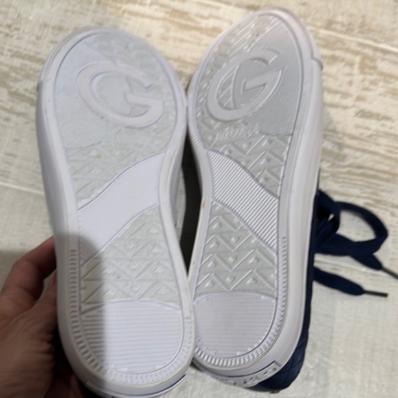 Guess Navy Quilted Sneakers with White Soles like new - Picture 3 of 5